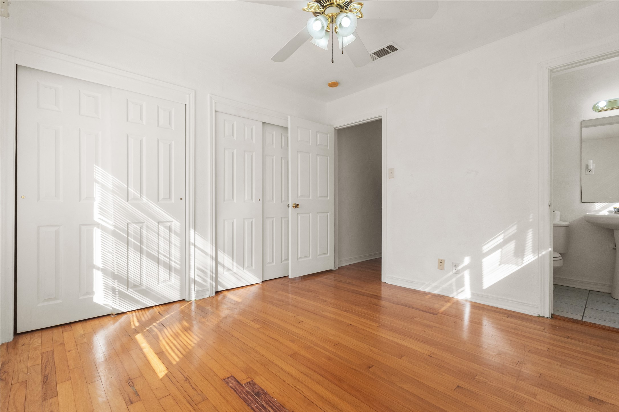 4805 Ira Street Haltom City TX 76117