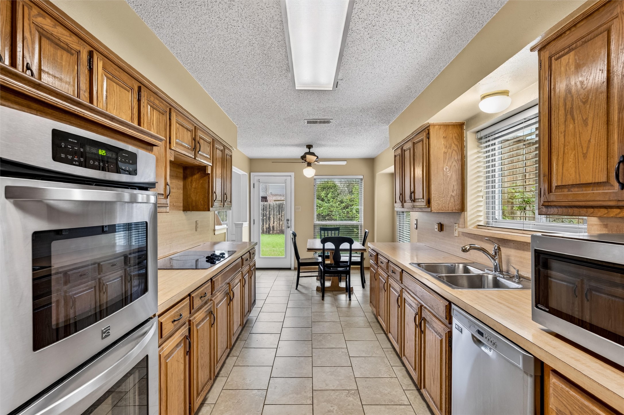 2516 Willowdale Drive Carrollton TX 75006
