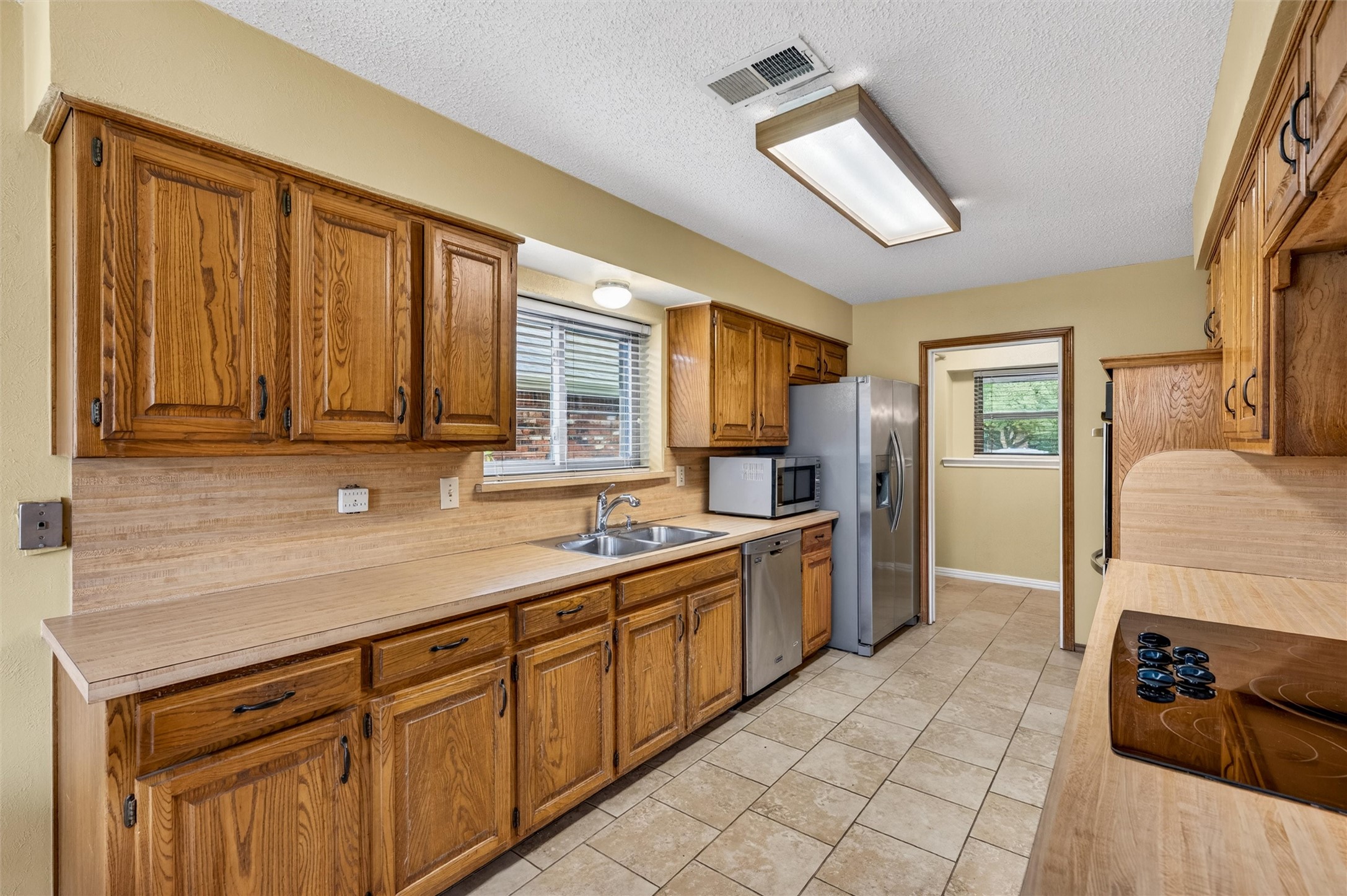 2516 Willowdale Drive Carrollton TX 75006