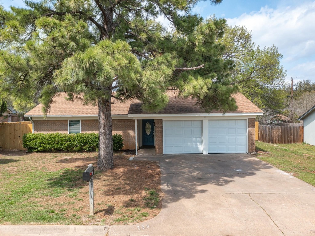 729 Poe Street Azle TX 76020
