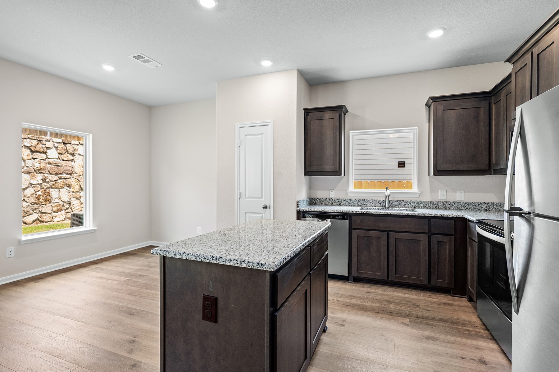 6319 Crosswood Lane Dallas TX 75241