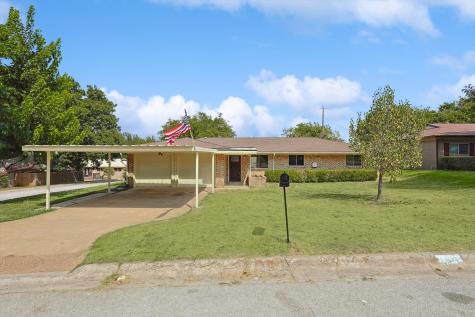 1401 S Stratton Street Decatur TX 76234