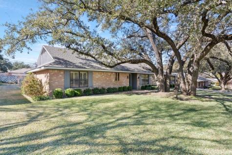 704 Woodland West Drive Woodway TX 76712
