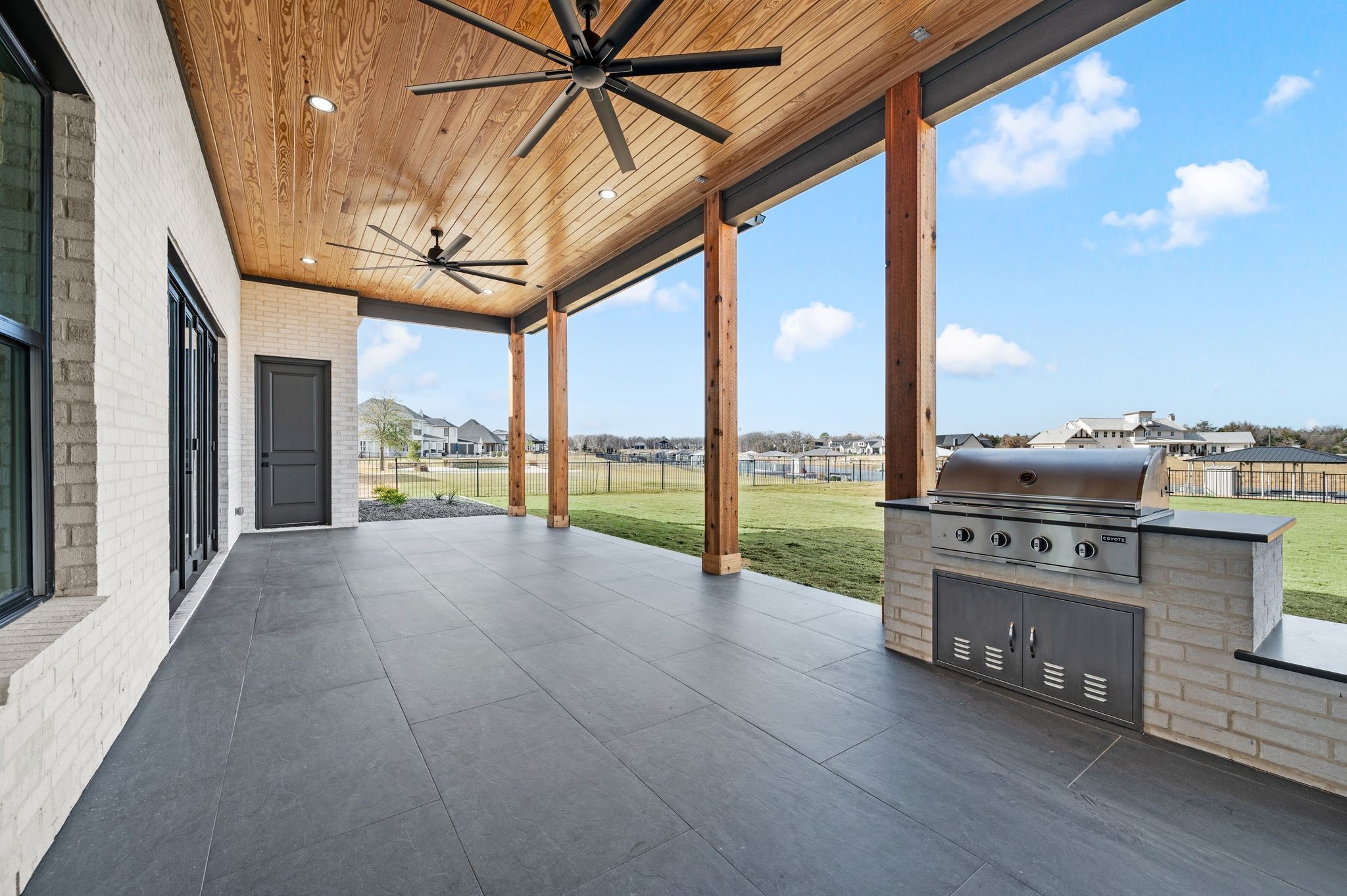 1805 Laguna Bay S Pelican Bay TX 76020