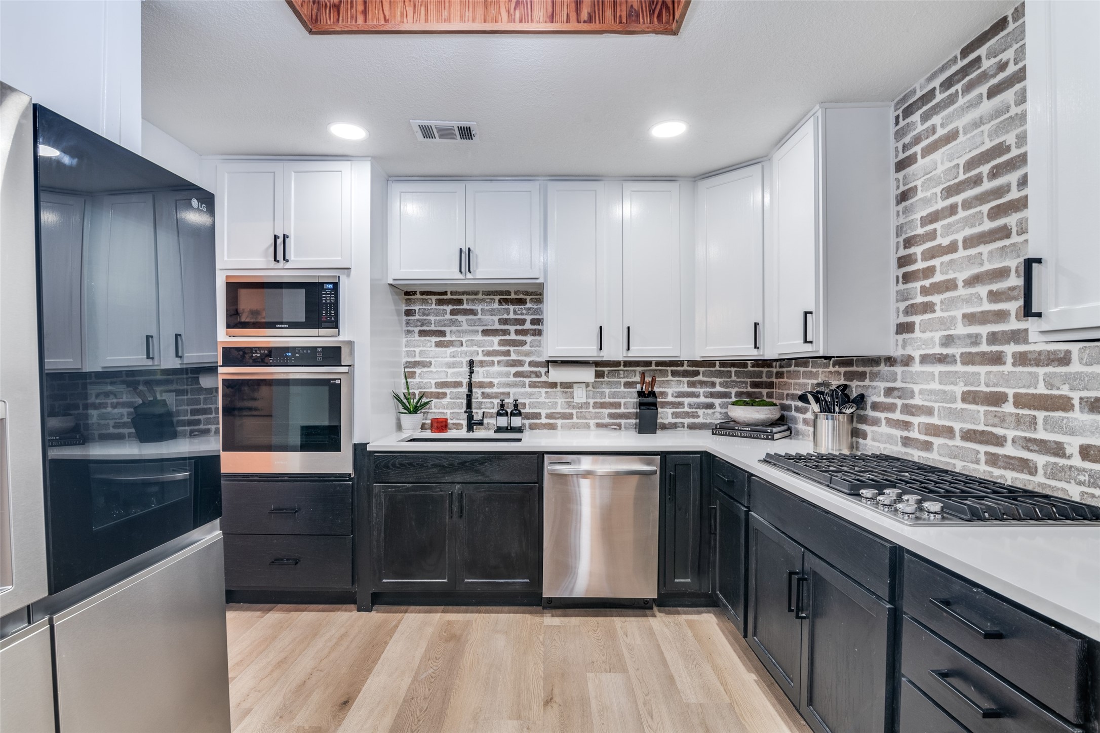 2209 Vicksburg Drive Sachse TX 75048