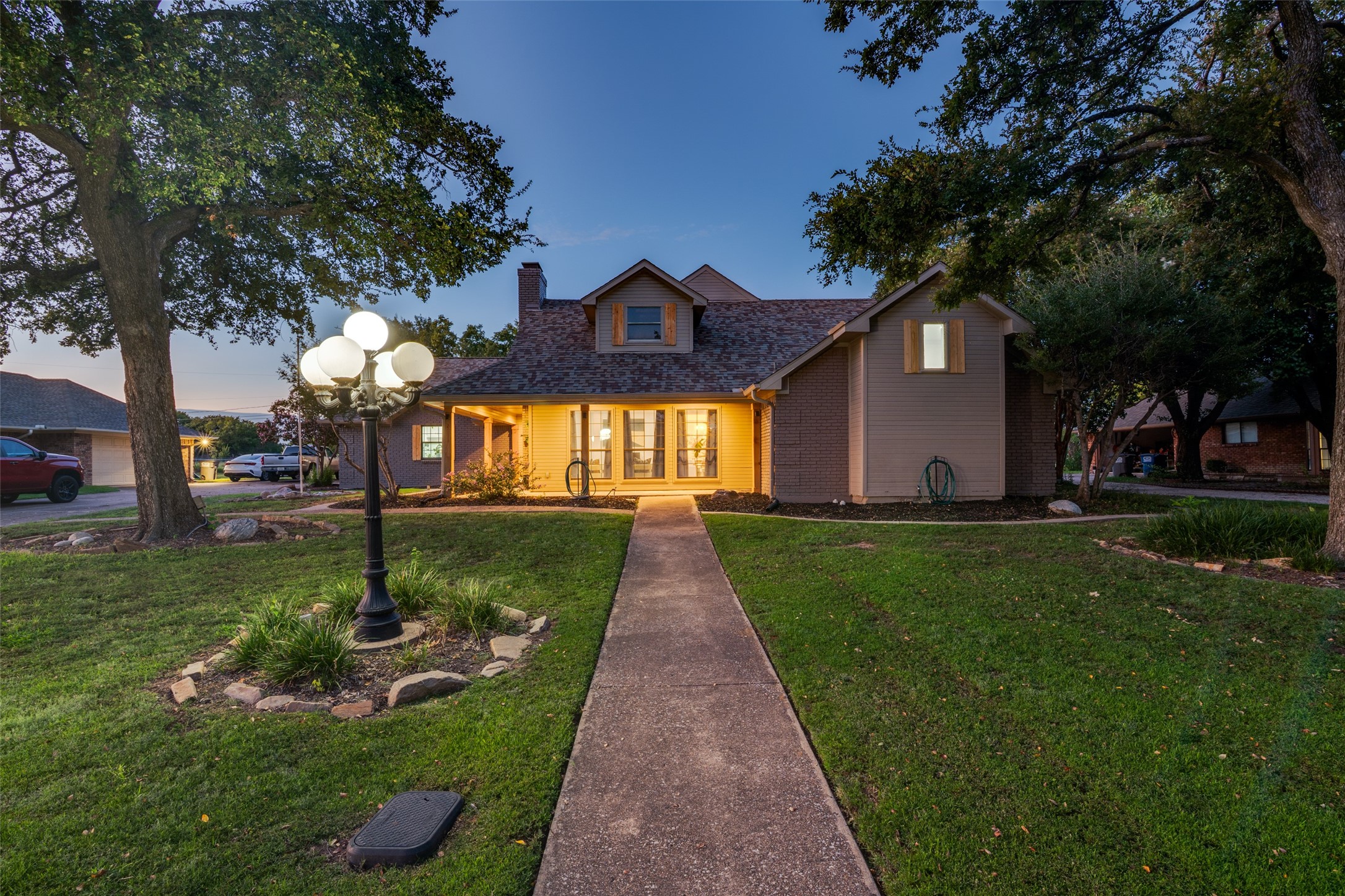 2209 Vicksburg Drive Sachse TX 75048