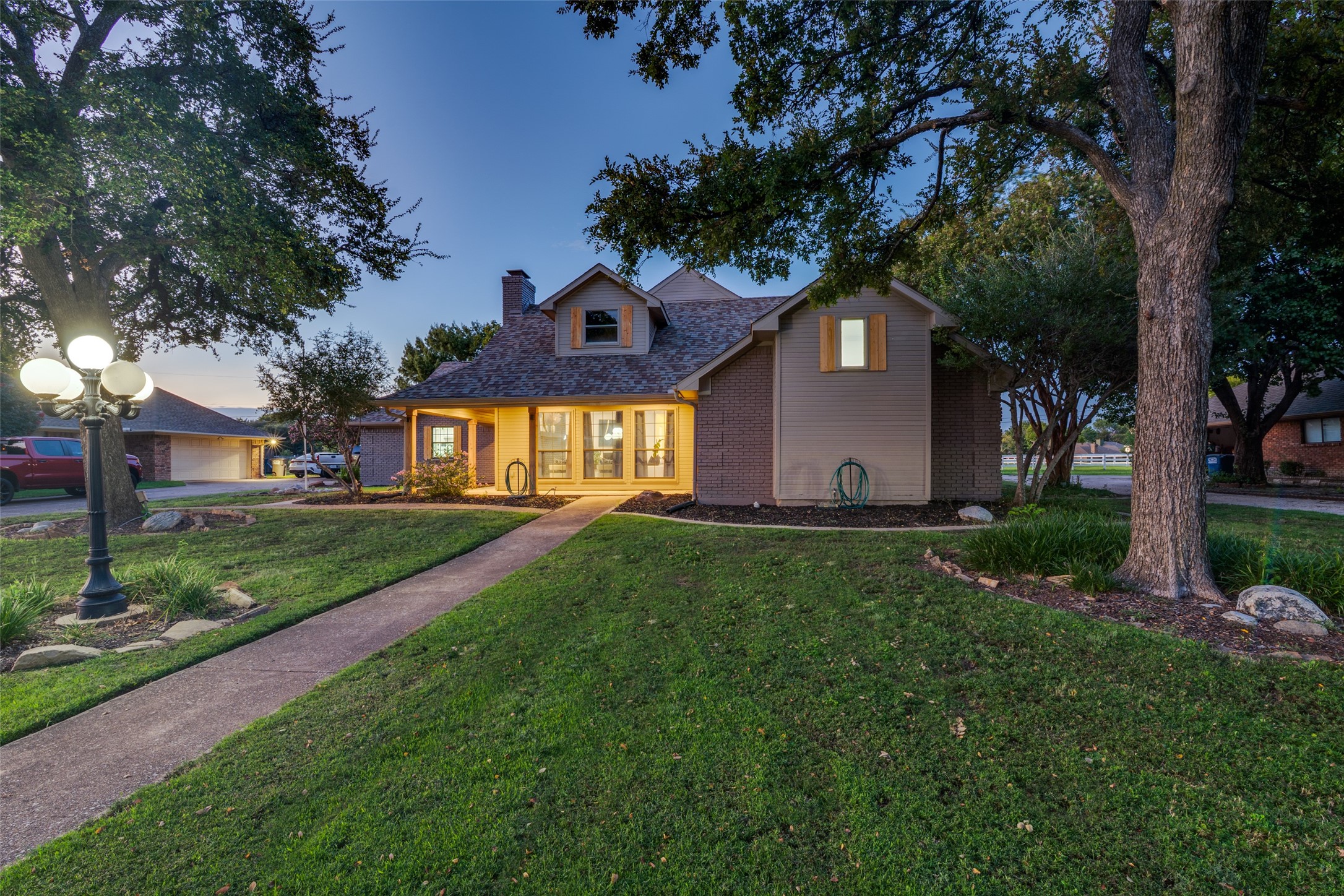 2209 Vicksburg Drive Sachse TX 75048