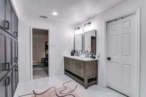 2209 Vicksburg Drive Sachse TX 75048
