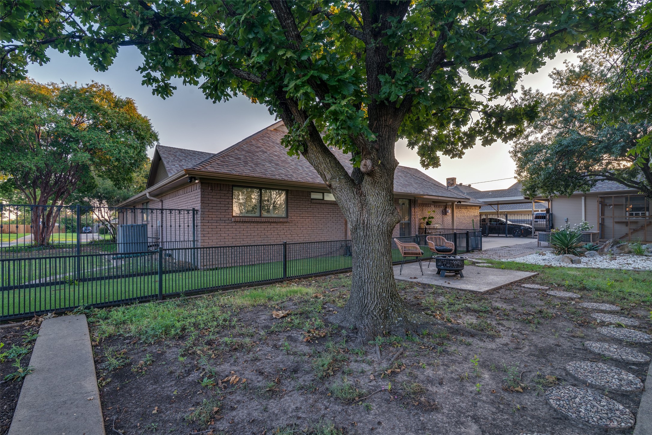2209 Vicksburg Drive Sachse TX 75048