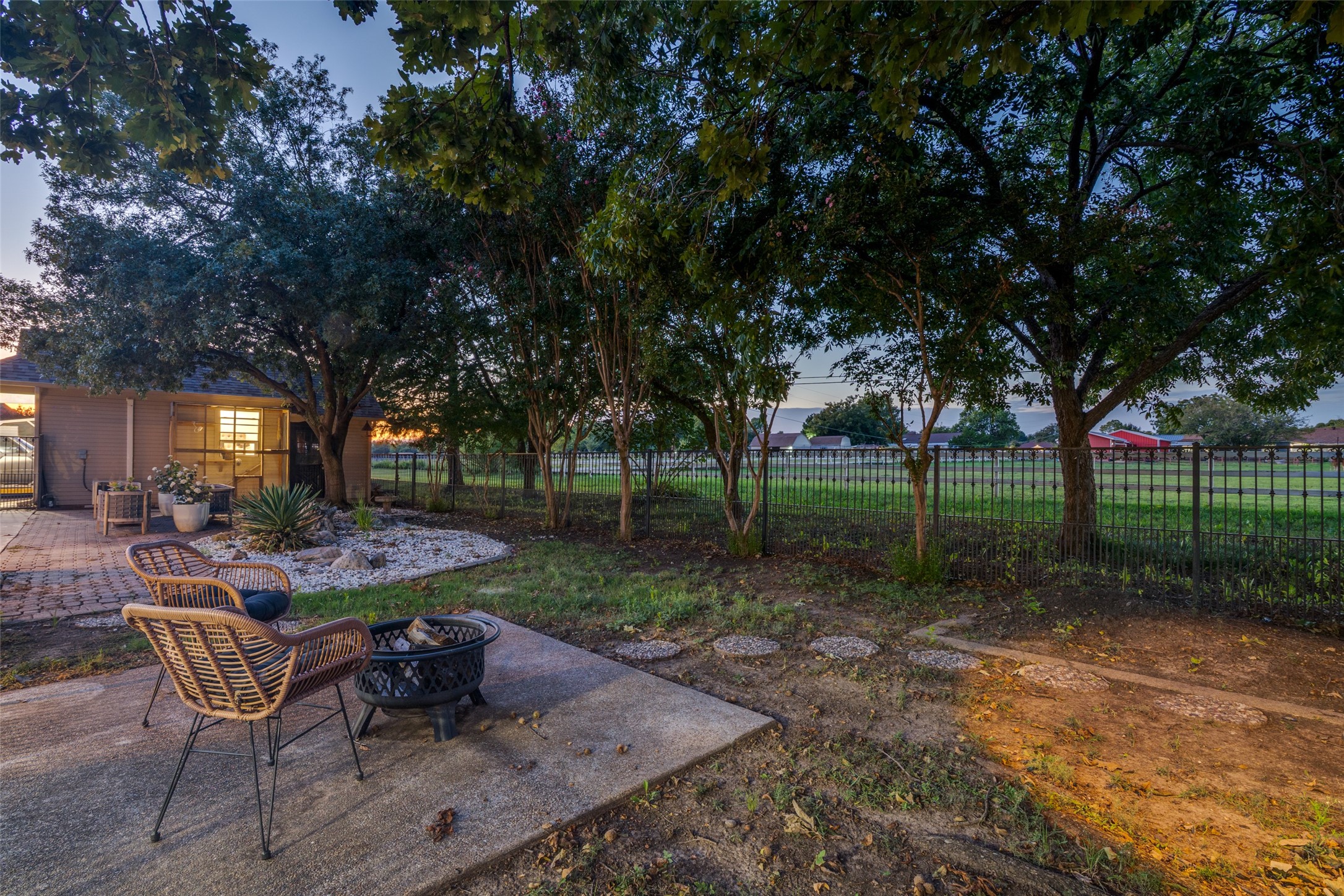 2209 Vicksburg Drive Sachse TX 75048