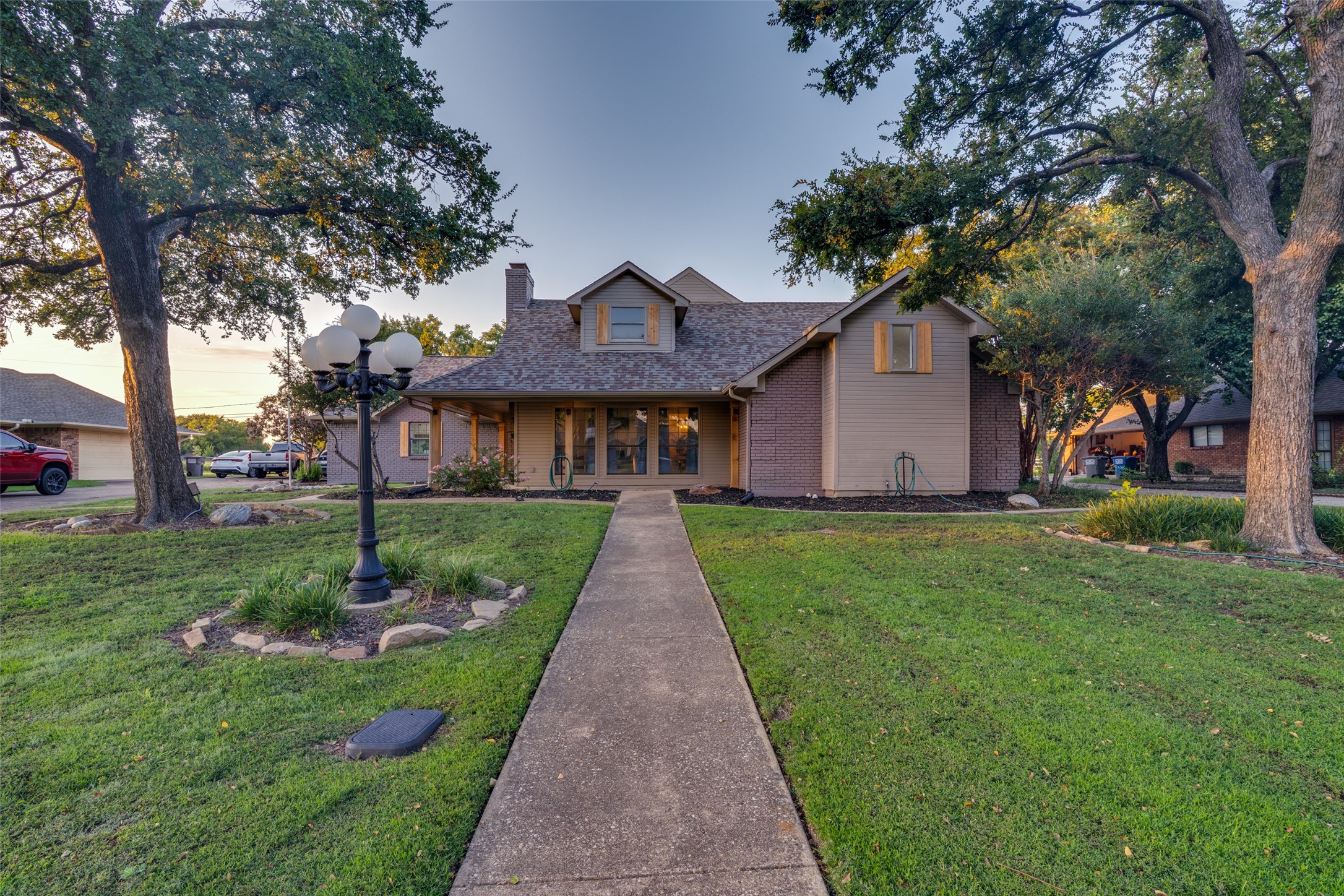 2209 Vicksburg Drive Sachse TX 75048