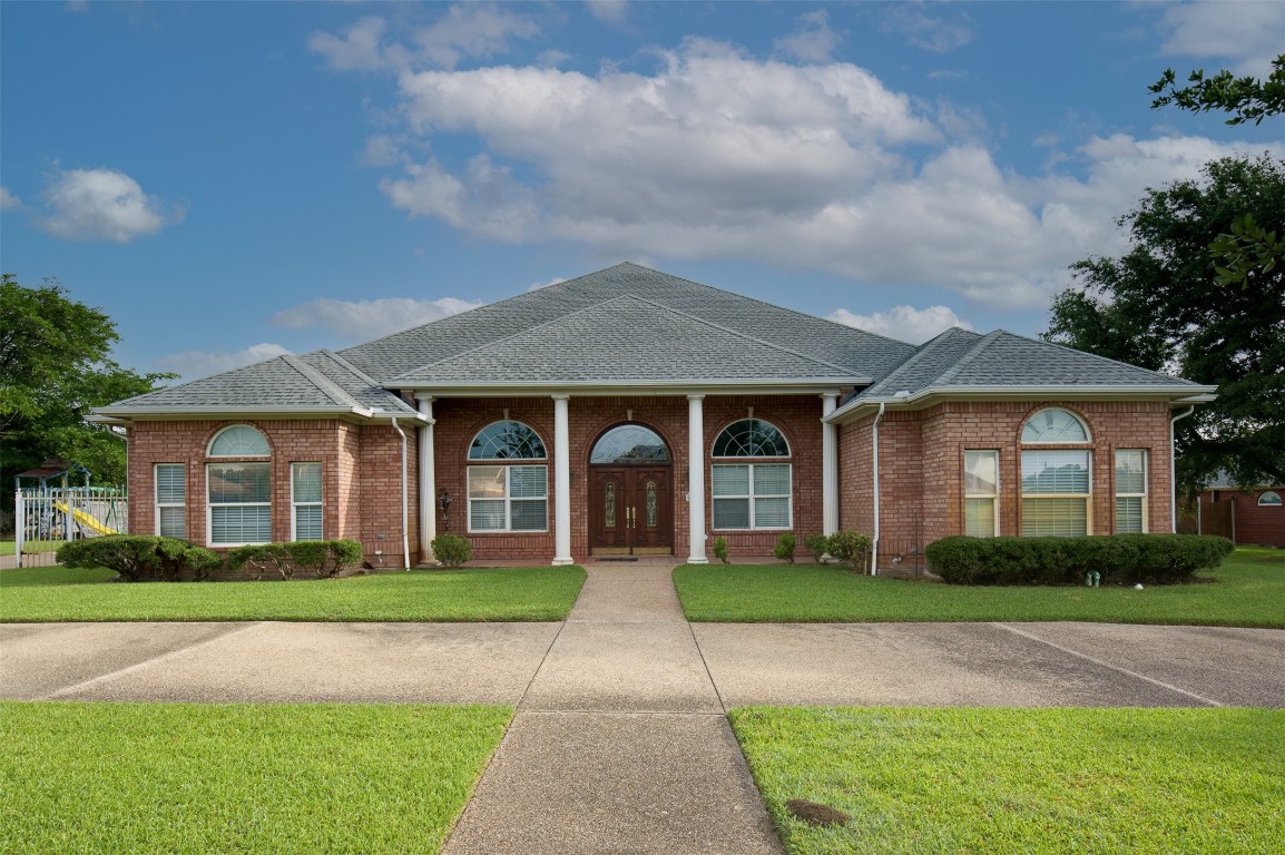 1736 Vicky Lane Grand Prairie TX 75052