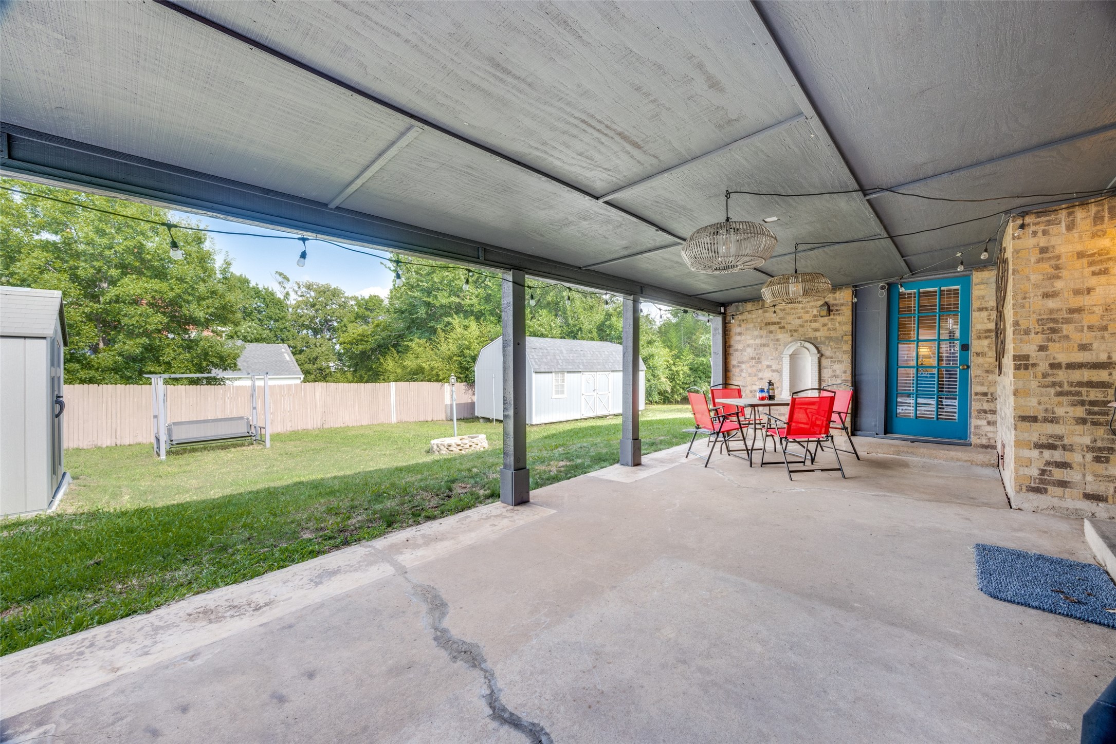 1023 N Leslie Avenue Sherman TX 75092