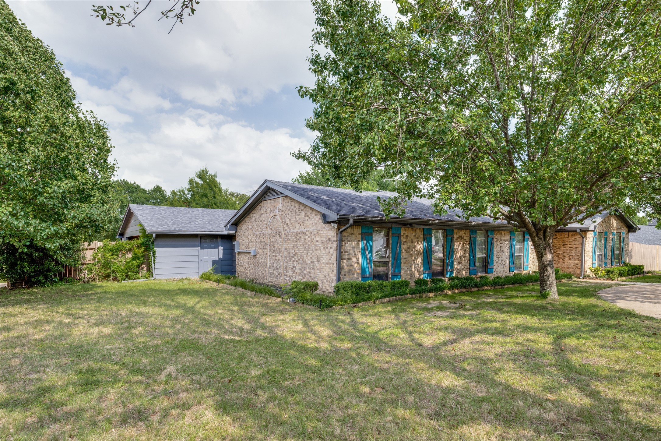 1023 N Leslie Avenue Sherman TX 75092