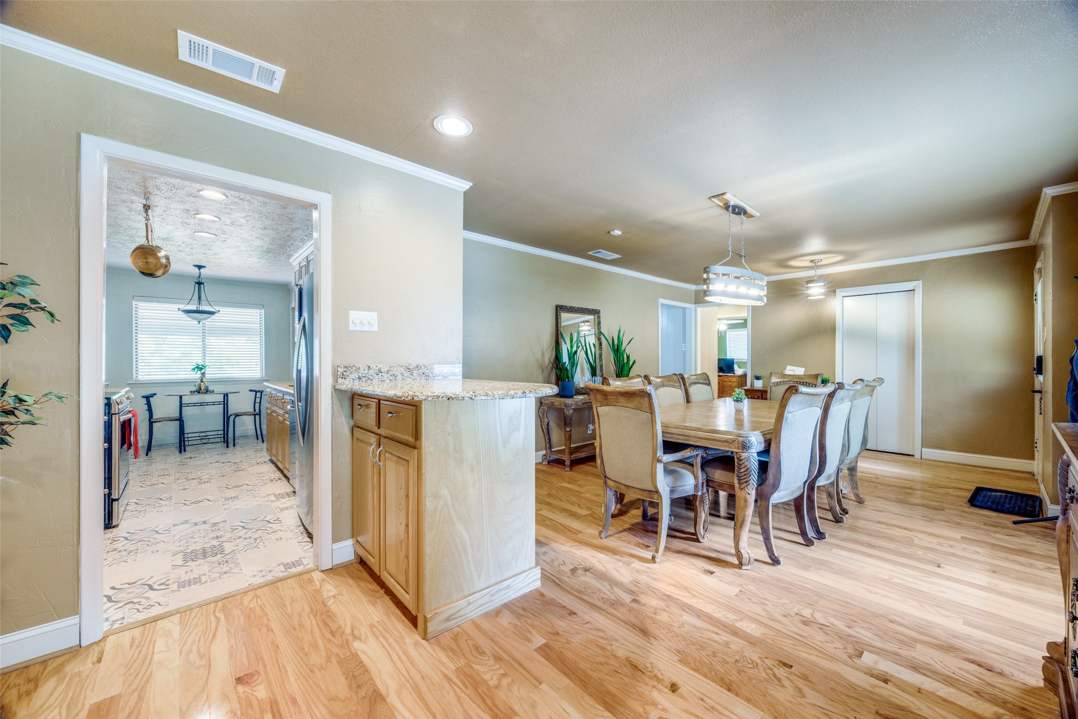 1023 N Leslie Avenue Sherman TX 75092