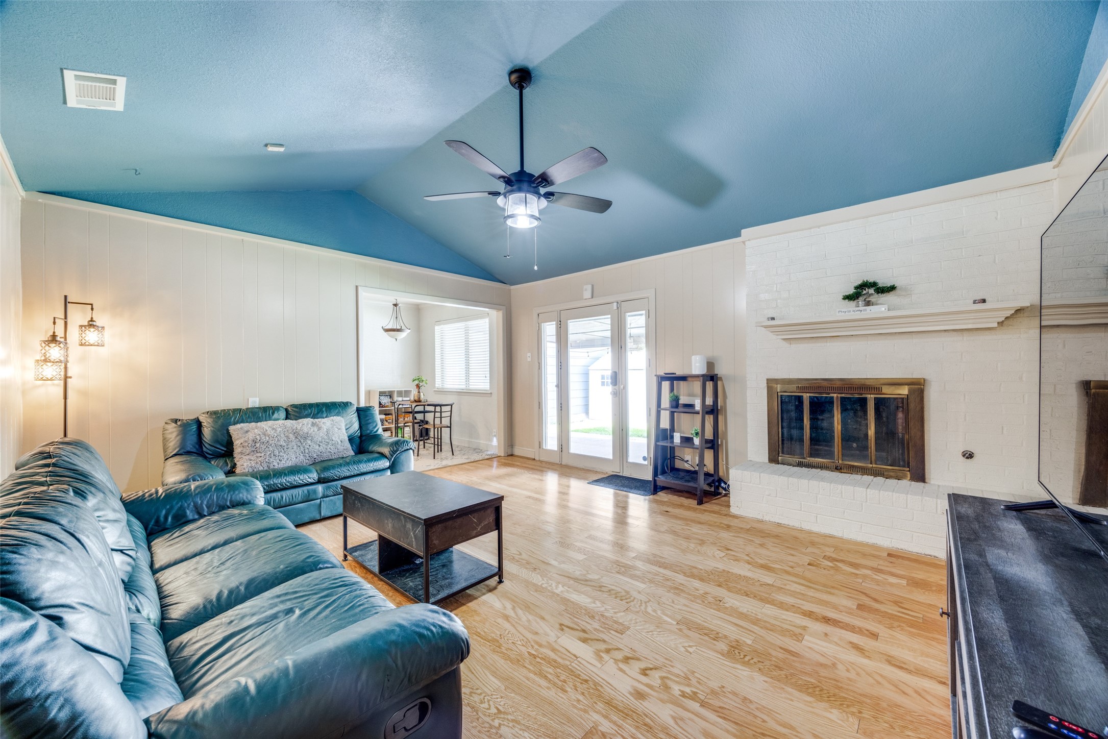 1023 N Leslie Avenue Sherman TX 75092