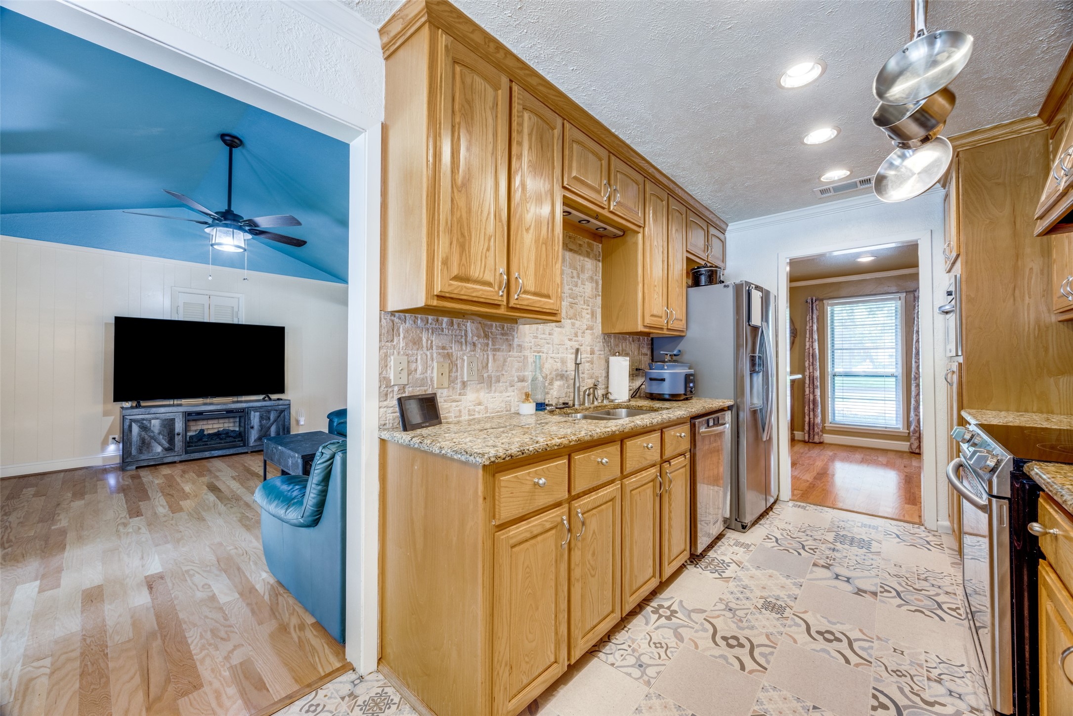 1023 N Leslie Avenue Sherman TX 75092