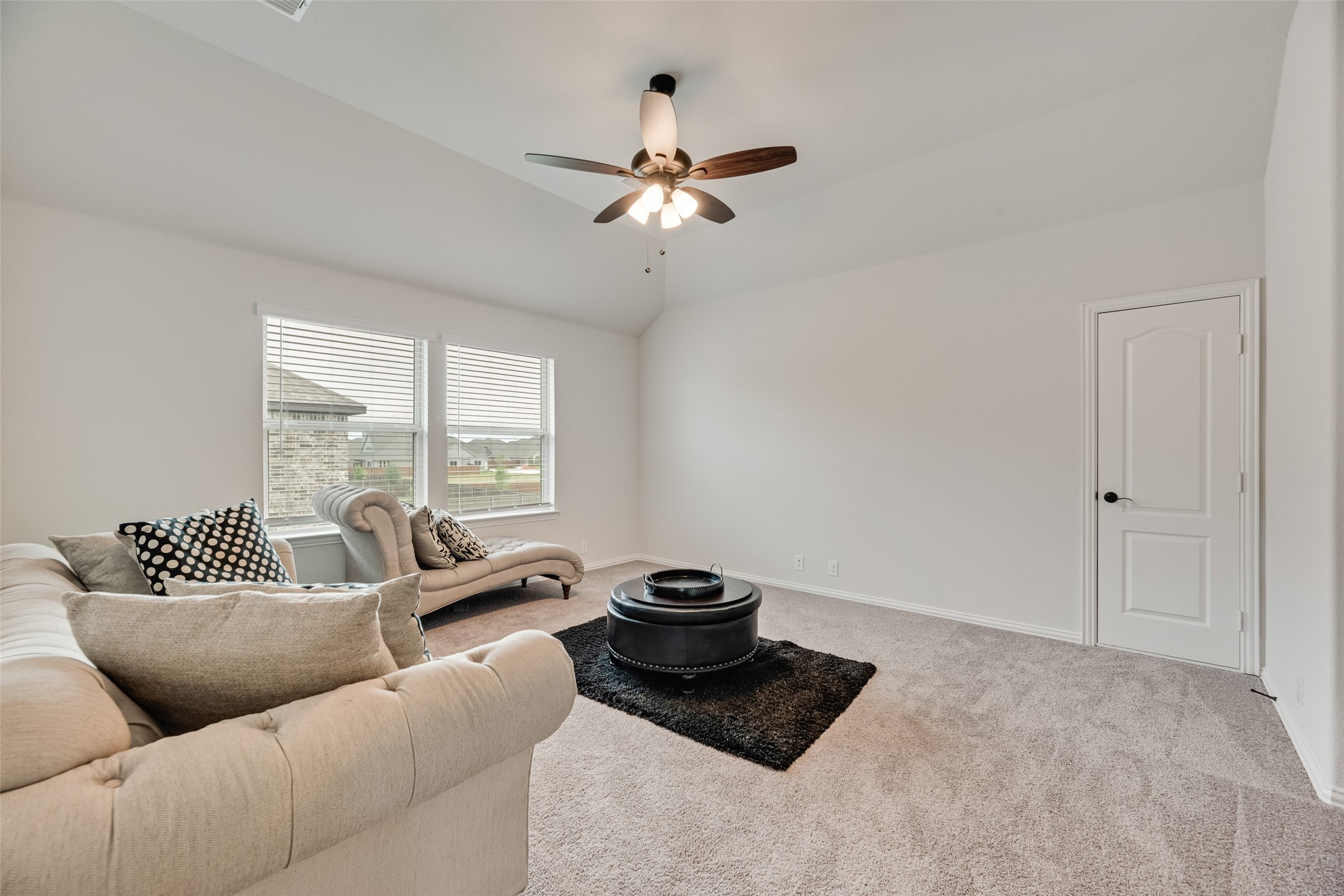 1042 Elmwood Drive Justin TX 76247