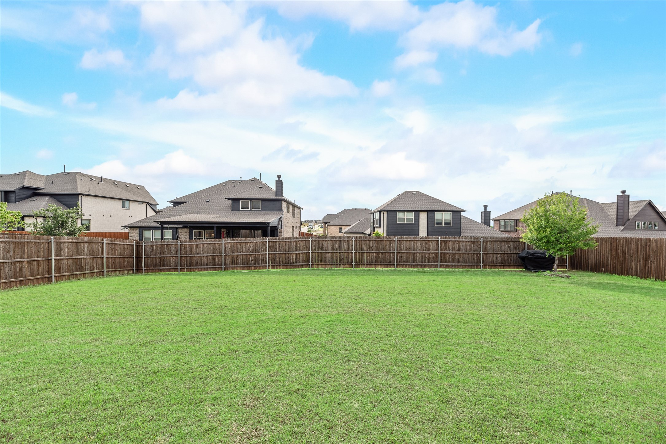 1042 Elmwood Drive Justin TX 76247