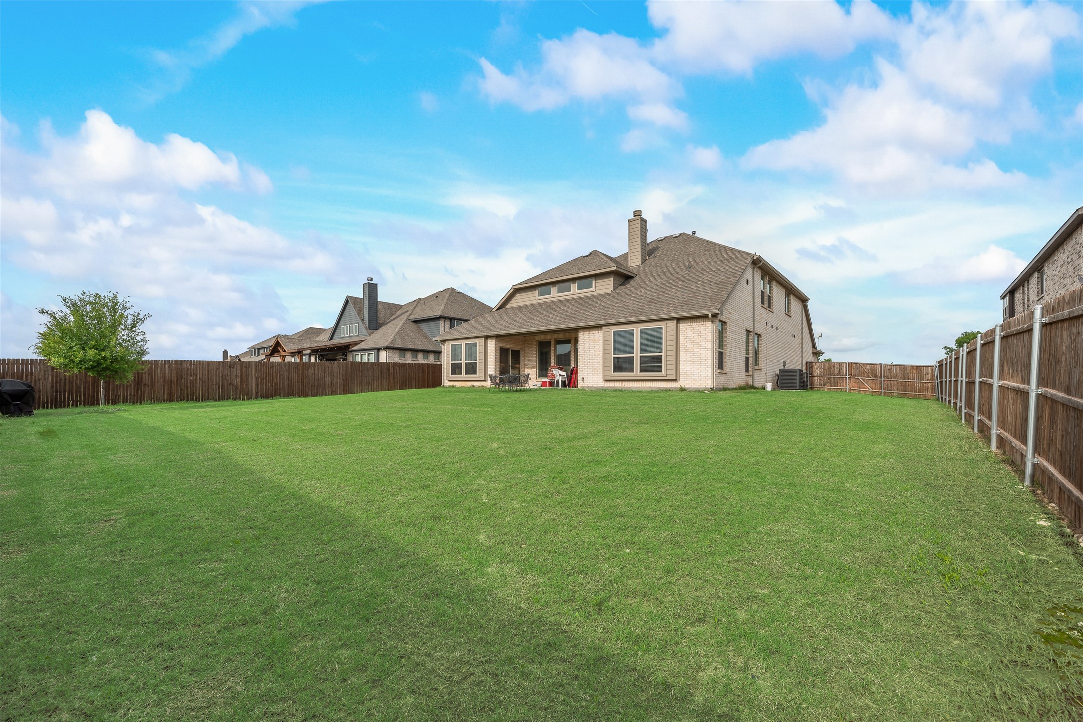 1042 Elmwood Drive Justin TX 76247