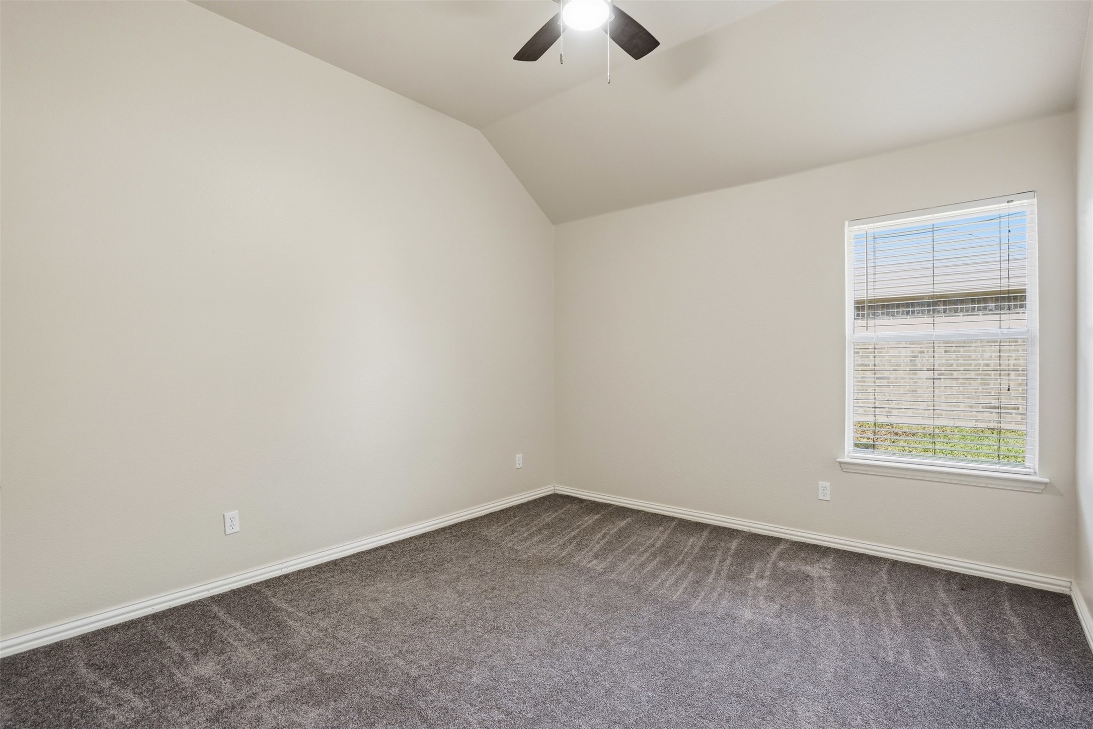 517 Acorn Court Saginaw TX 76179