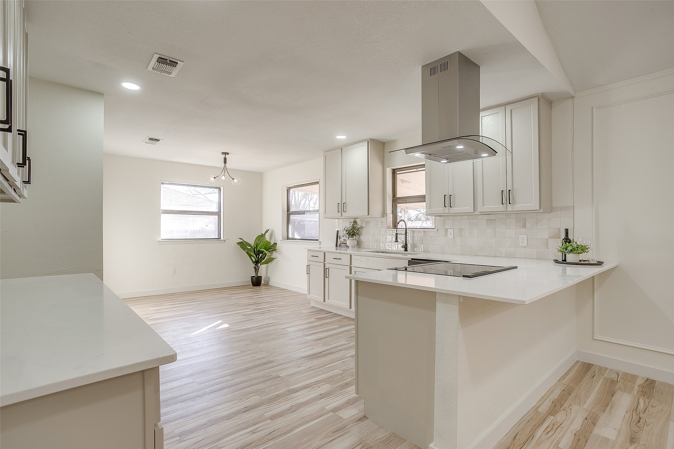 2421 Meadow View Bedford TX 76021