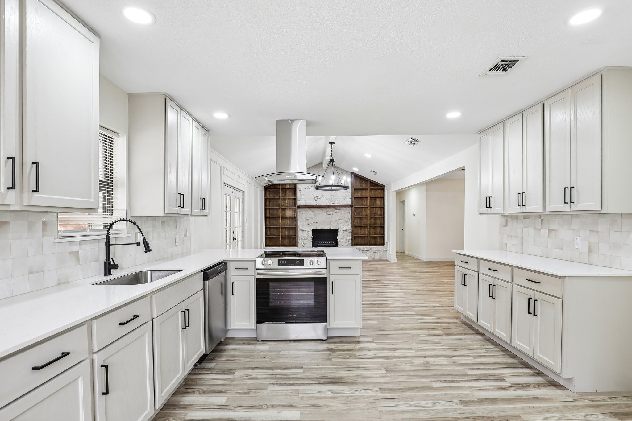 2421 Meadow View Bedford TX 76021