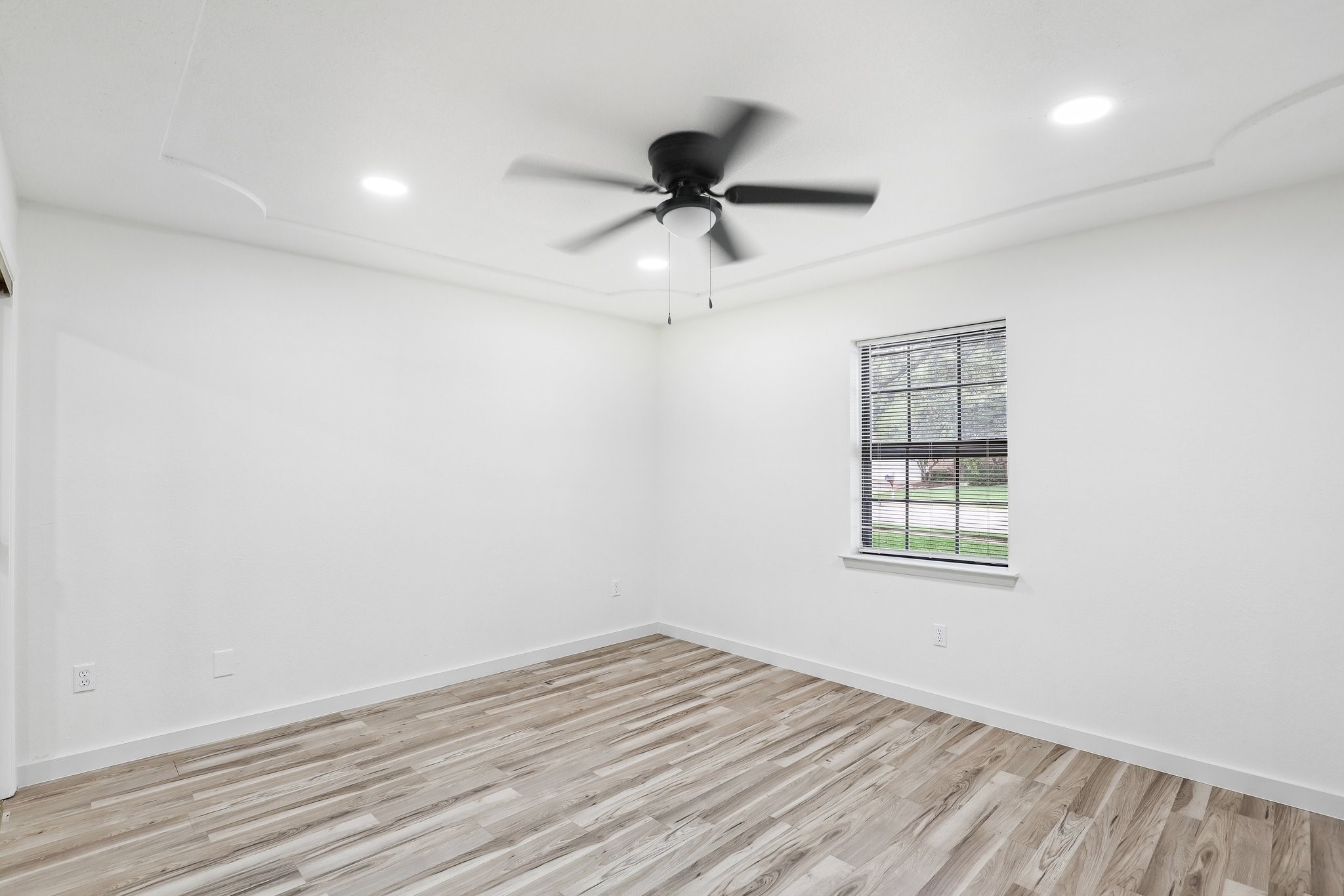 2421 Meadow View Bedford TX 76021