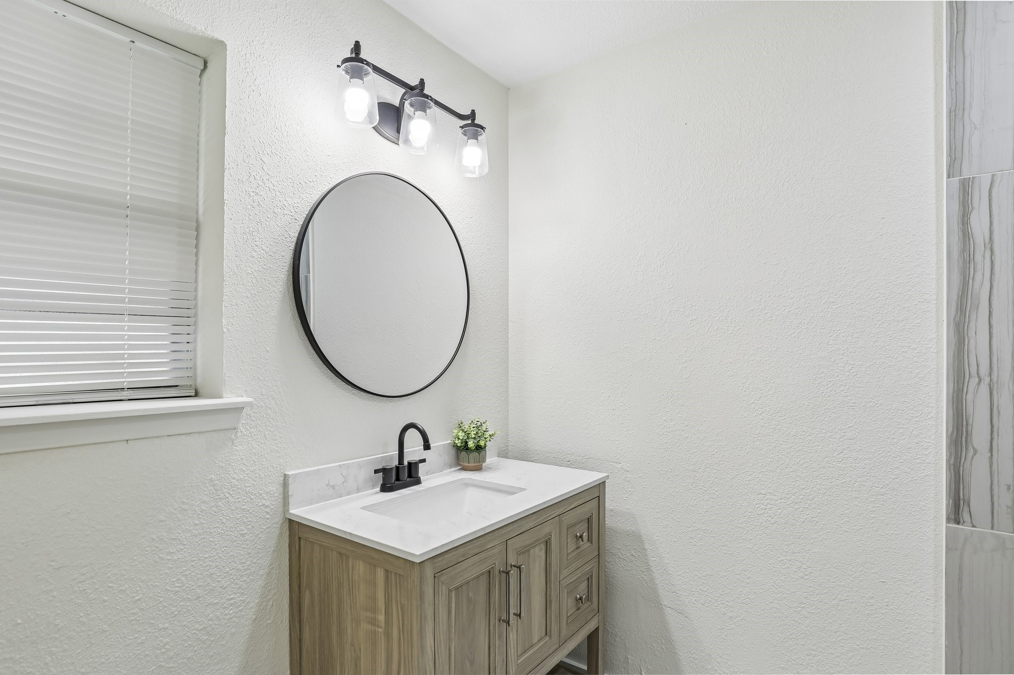 2421 Meadow View Bedford TX 76021