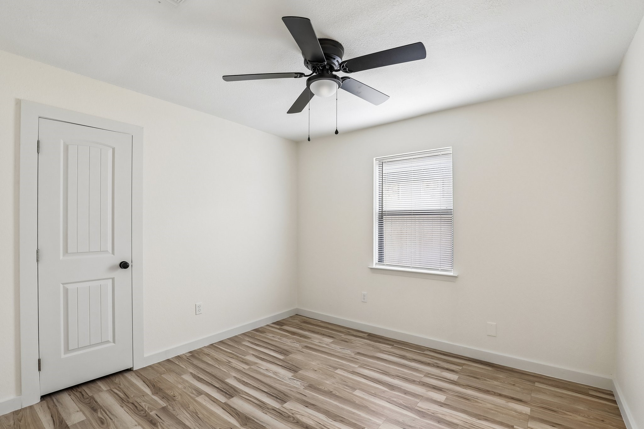 2421 Meadow View Bedford TX 76021