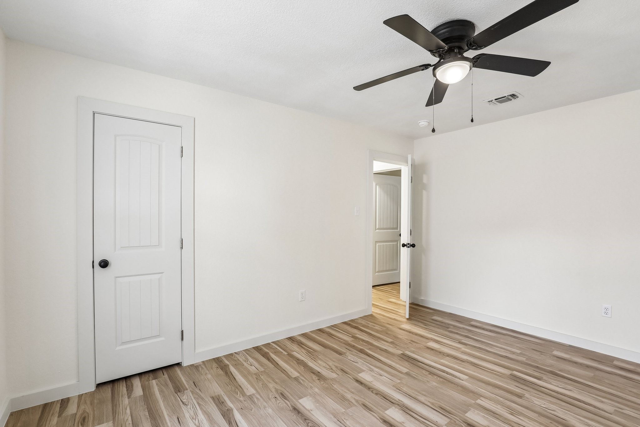 2421 Meadow View Bedford TX 76021