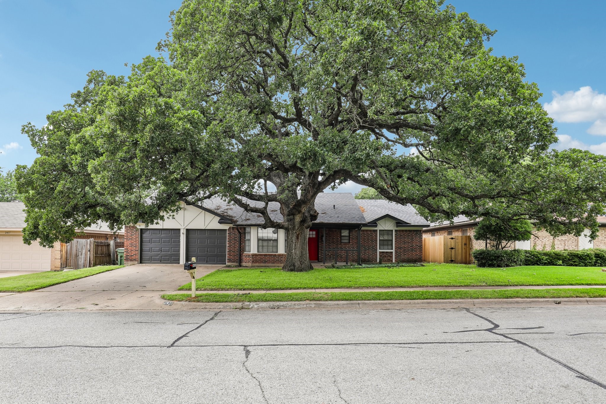 2421 Meadow View Bedford TX 76021