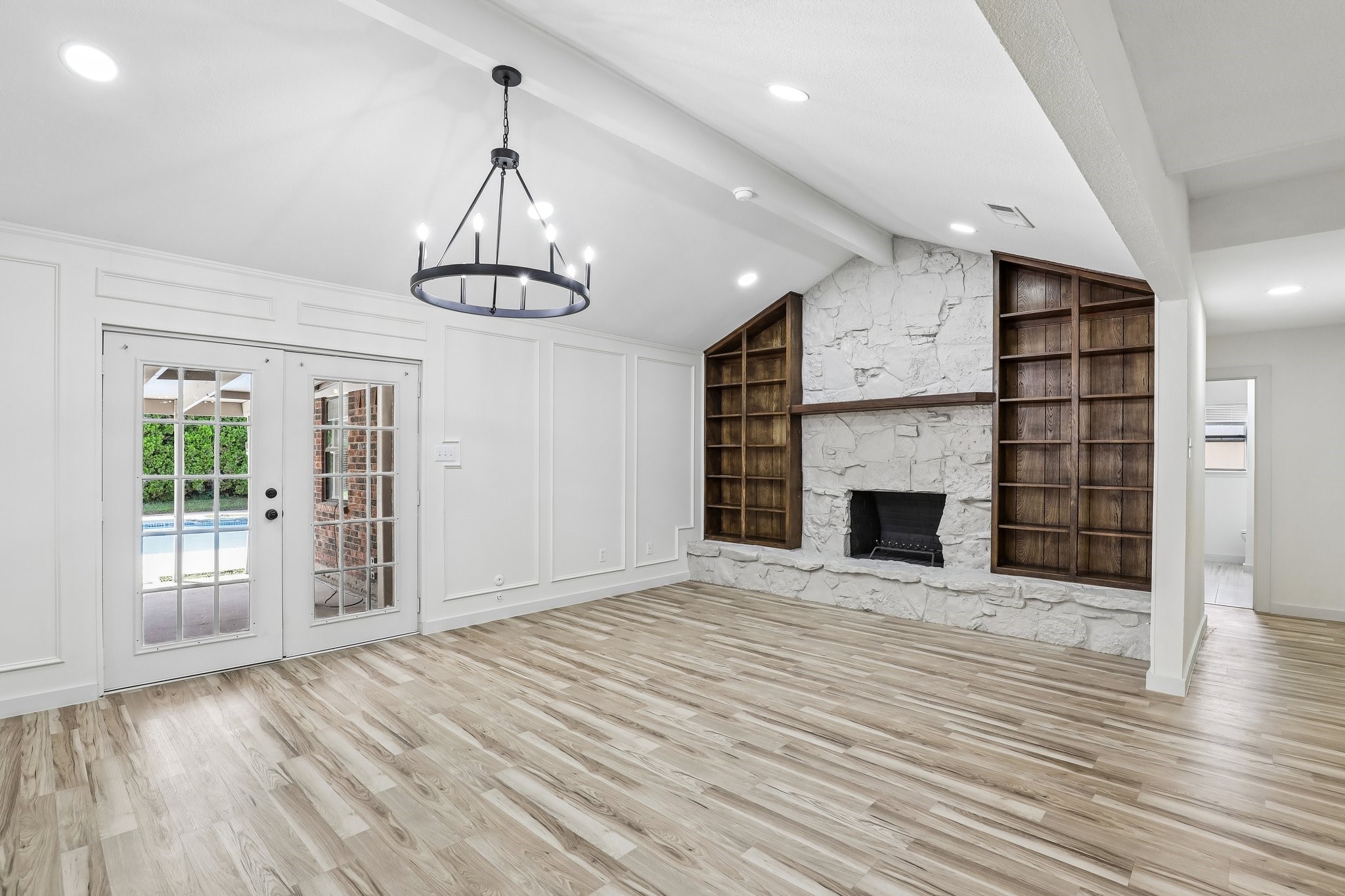 2421 Meadow View Bedford TX 76021
