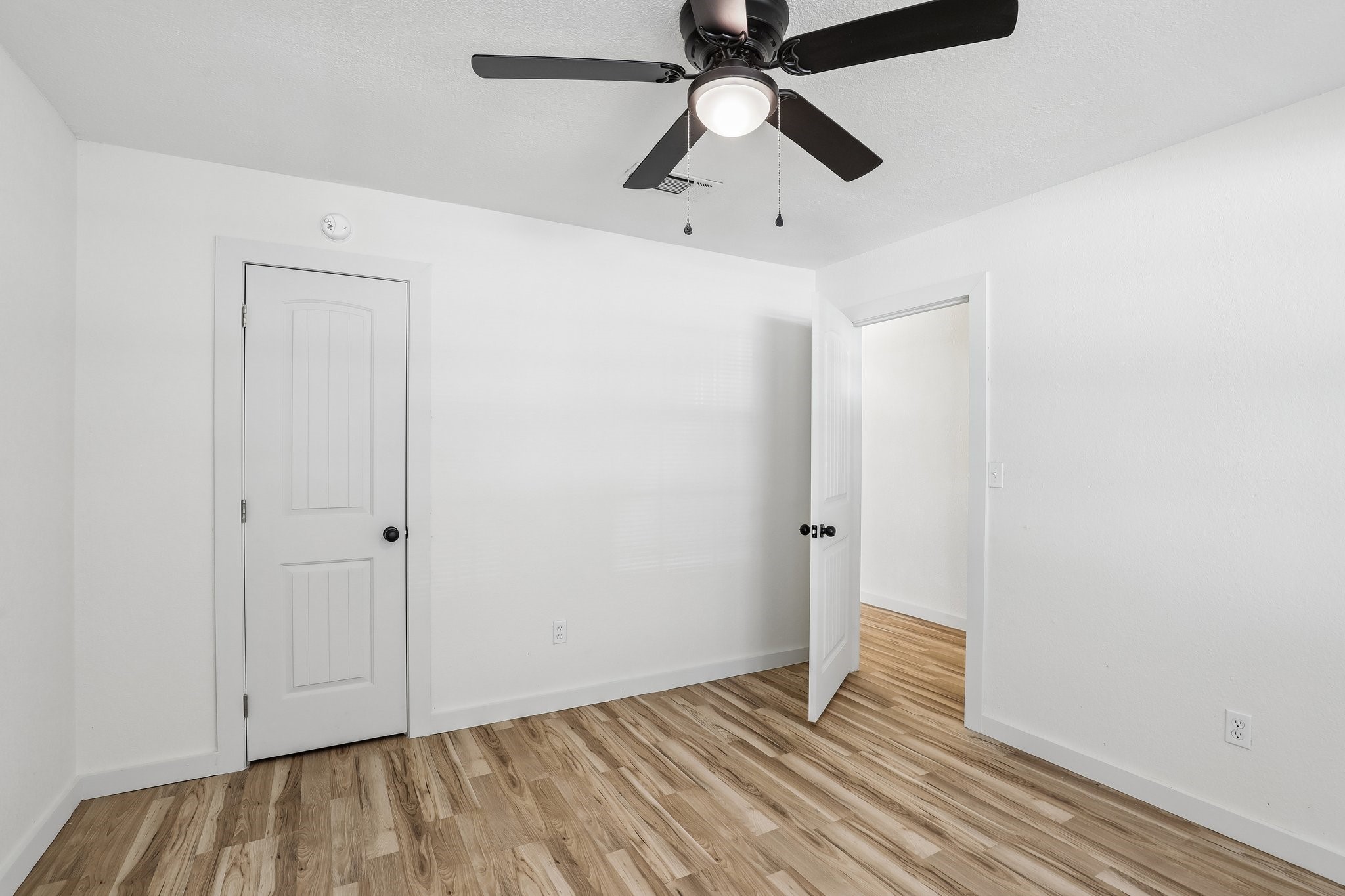 2421 Meadow View Bedford TX 76021