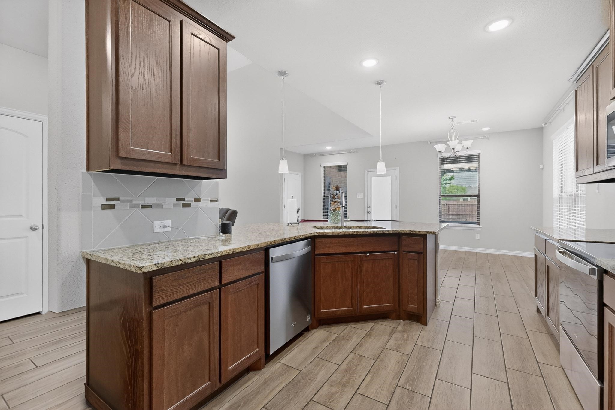 73 River Oaks Boulevard Waxahachie TX 75165
