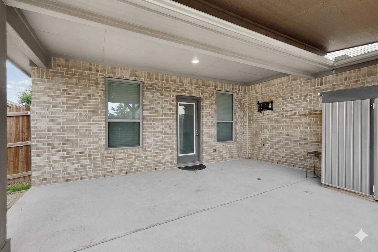 73 River Oaks Boulevard Waxahachie TX 75165