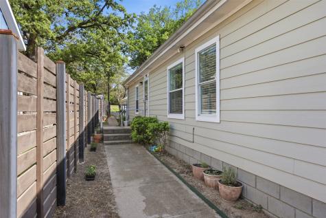 1105 E Lake Drive Weatherford TX 76087