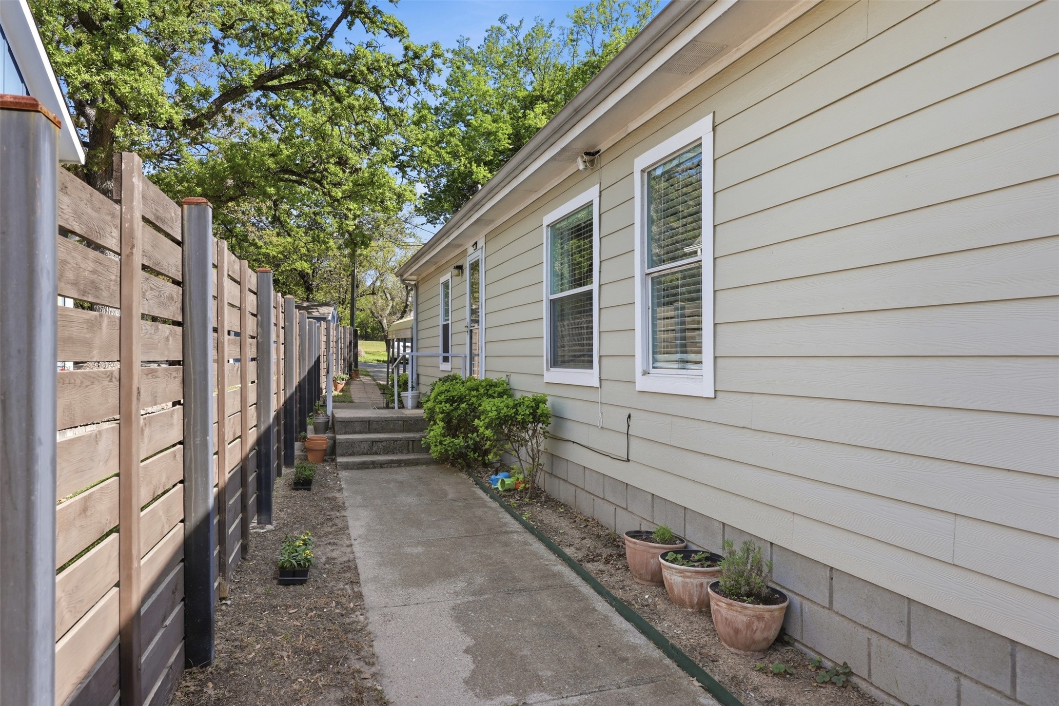 1105 E Lake Drive Weatherford TX 76087