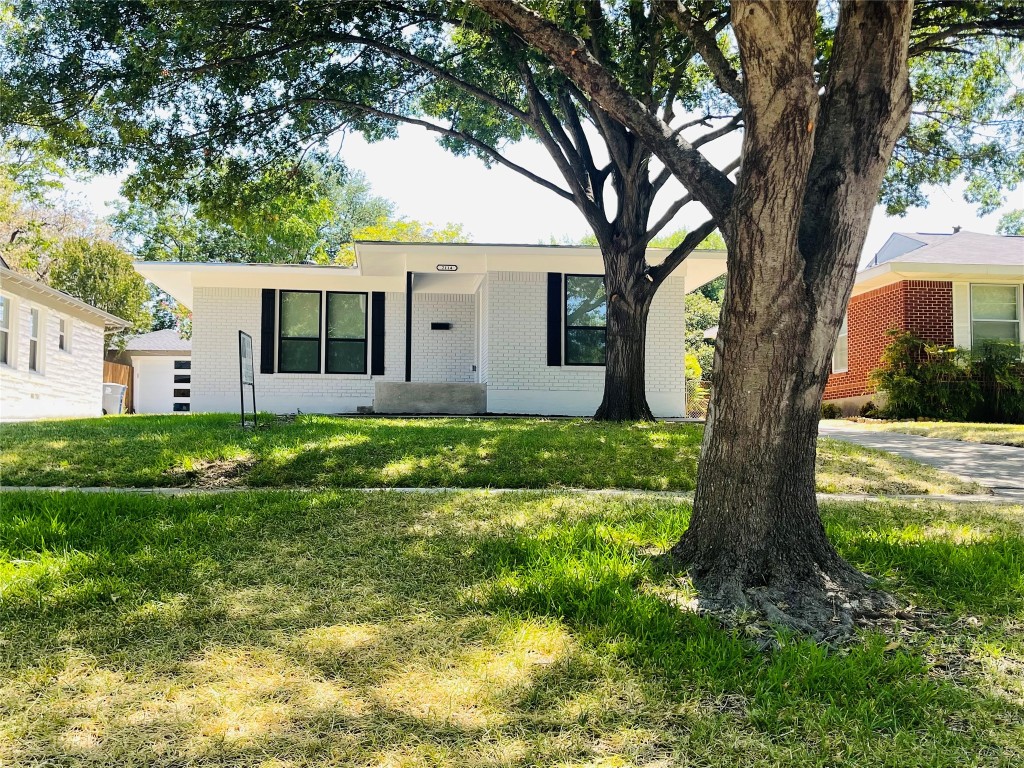 2114 Elmwood Boulevard Dallas TX 75224