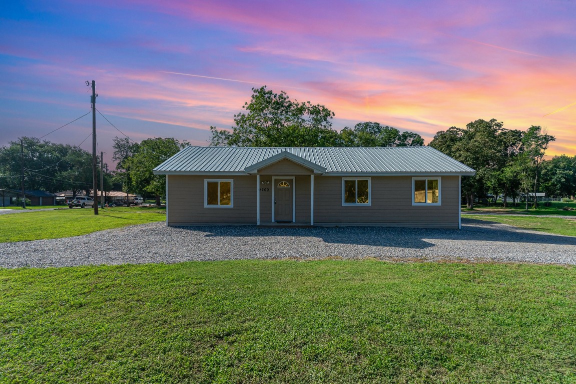 8200 Carter Drive Bonham TX 75418