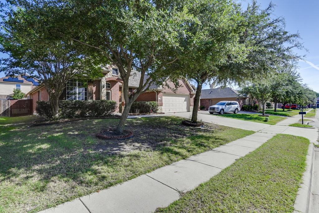 5840 Sunny Meadow Lane Grand Prairie TX 75052