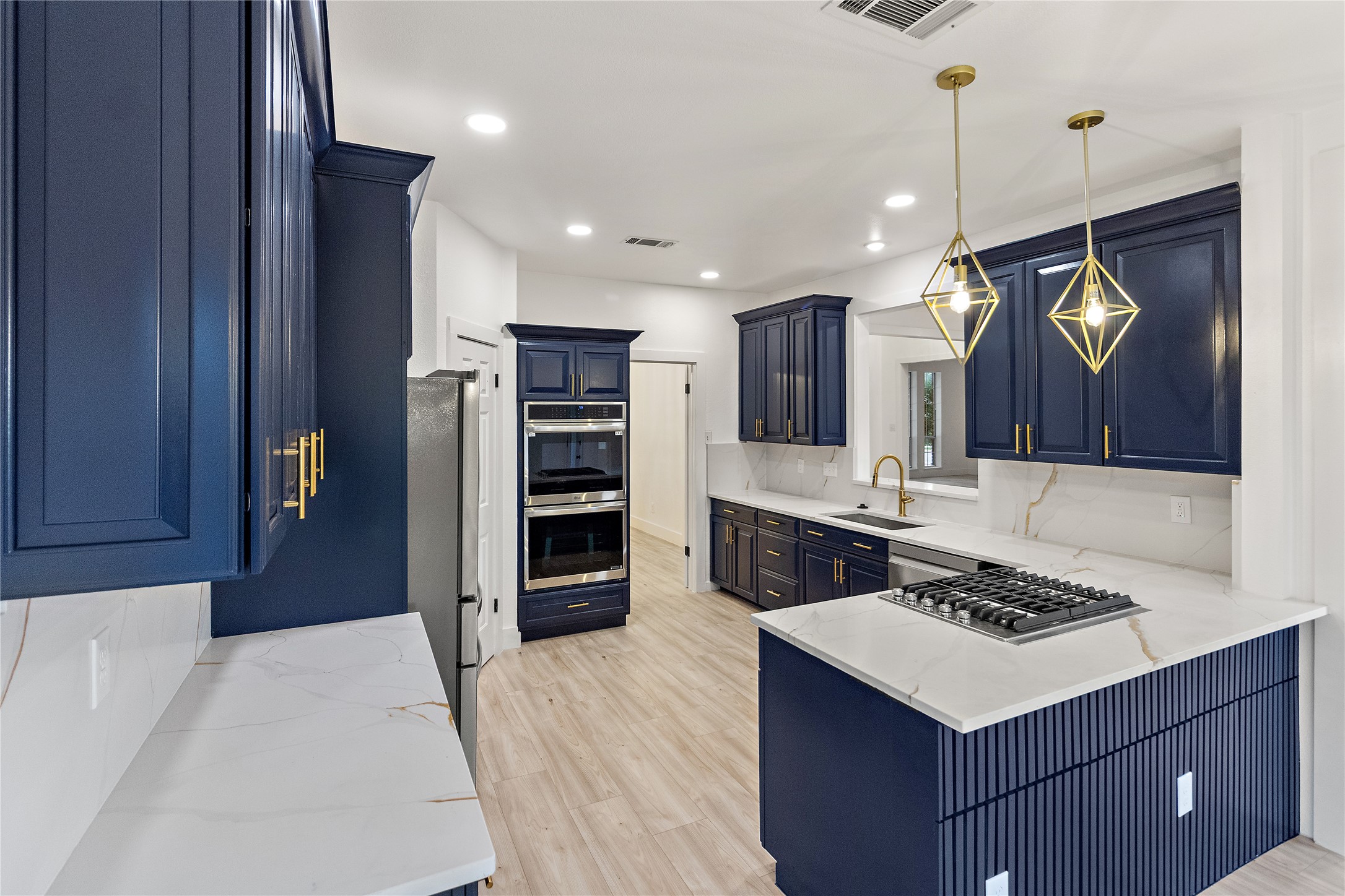 7323 Highland Heather Lane Dallas TX 75248