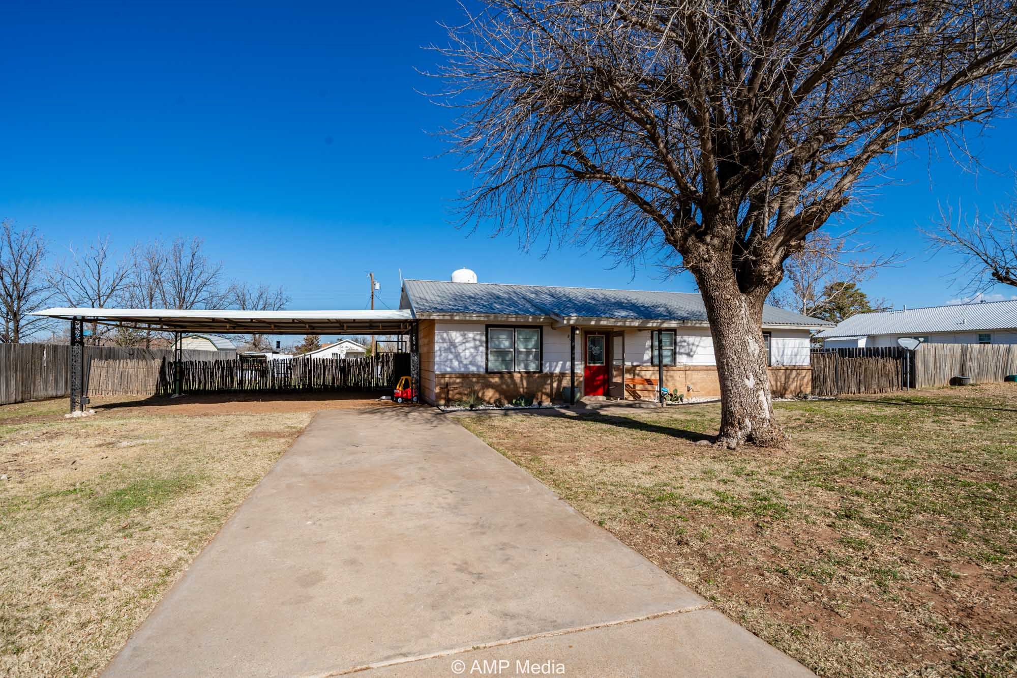 803 E 7th Street Rotan TX 79546