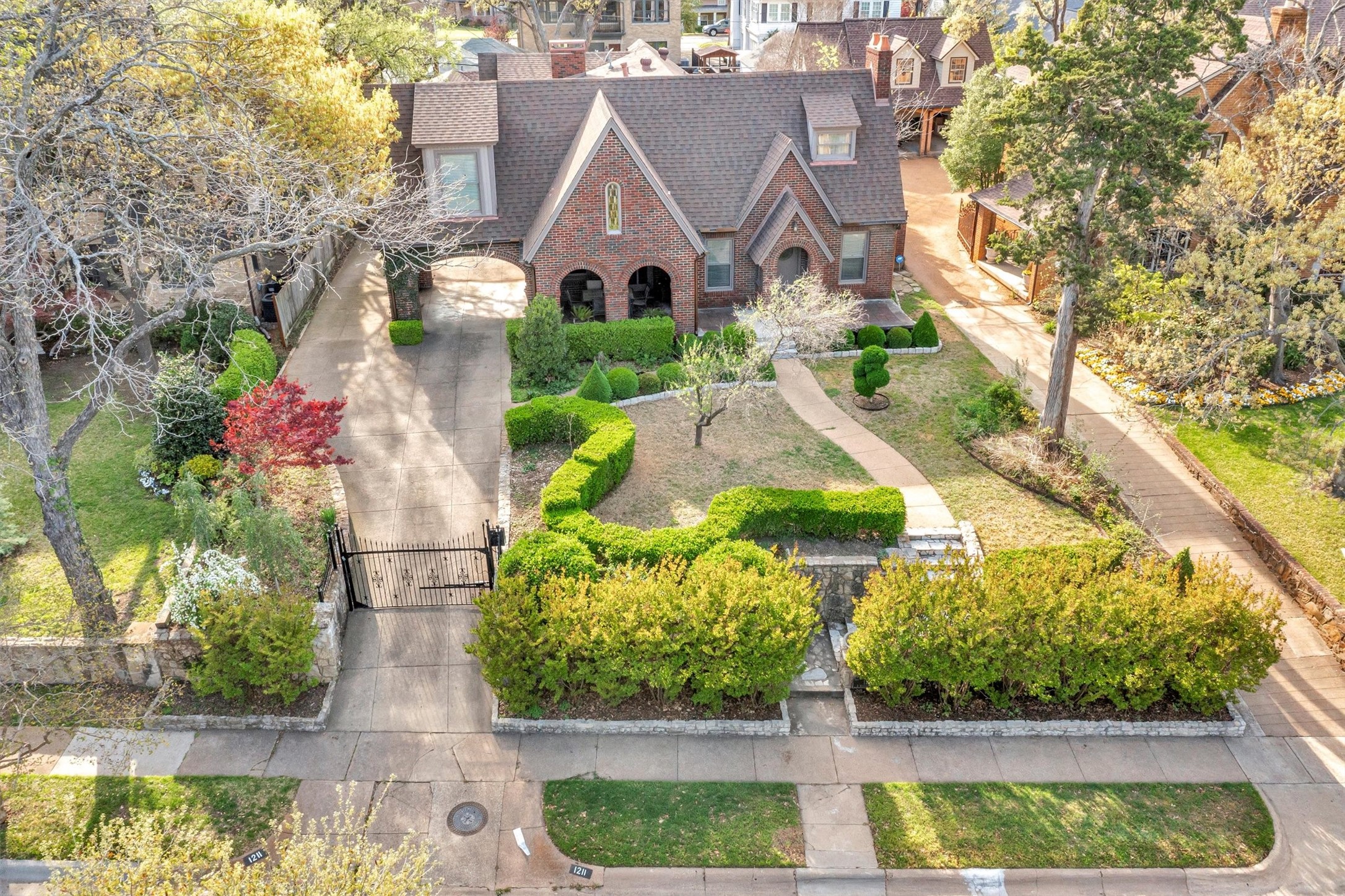 1211 N Windomere Avenue Dallas TX 75208