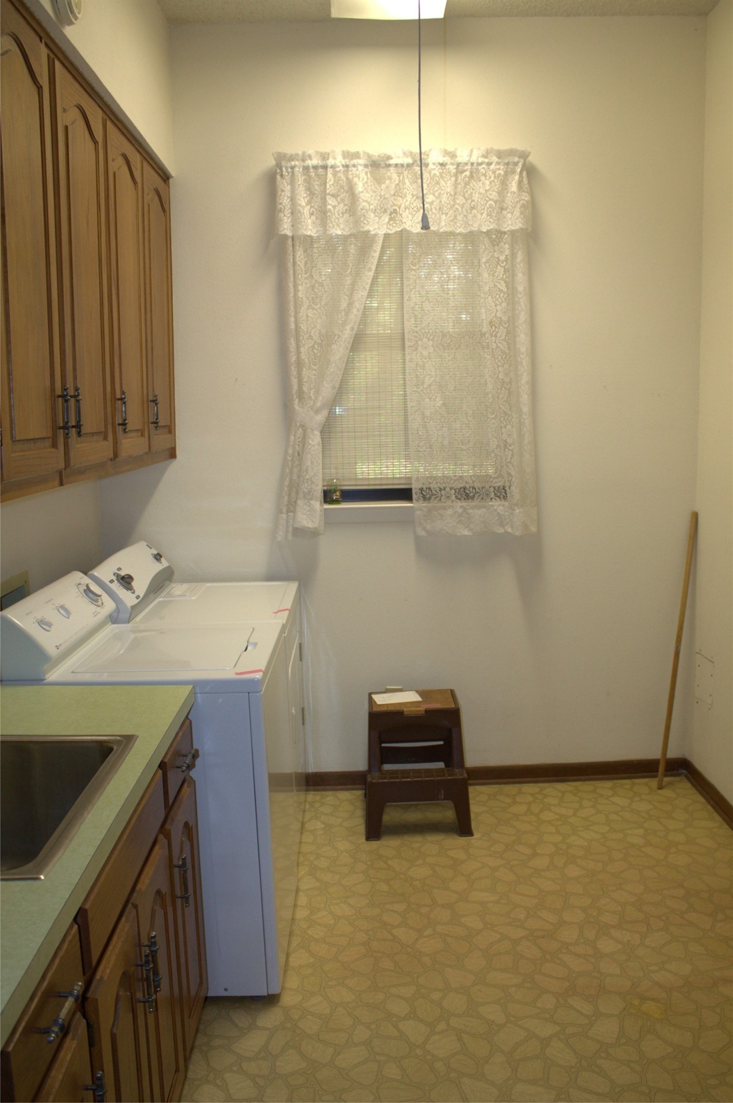 2300 W Main Street Lancaster TX 75146