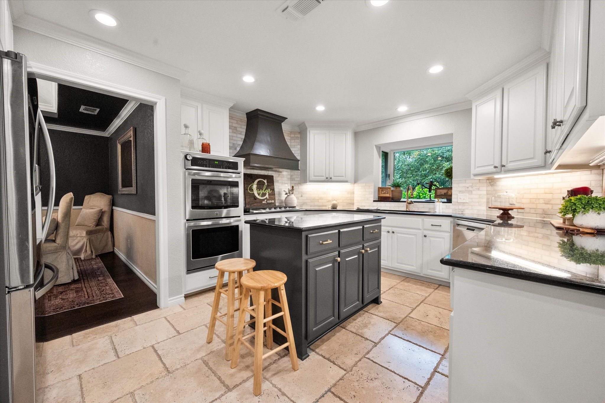 907 Loch Lomond Drive Arlington TX 76012