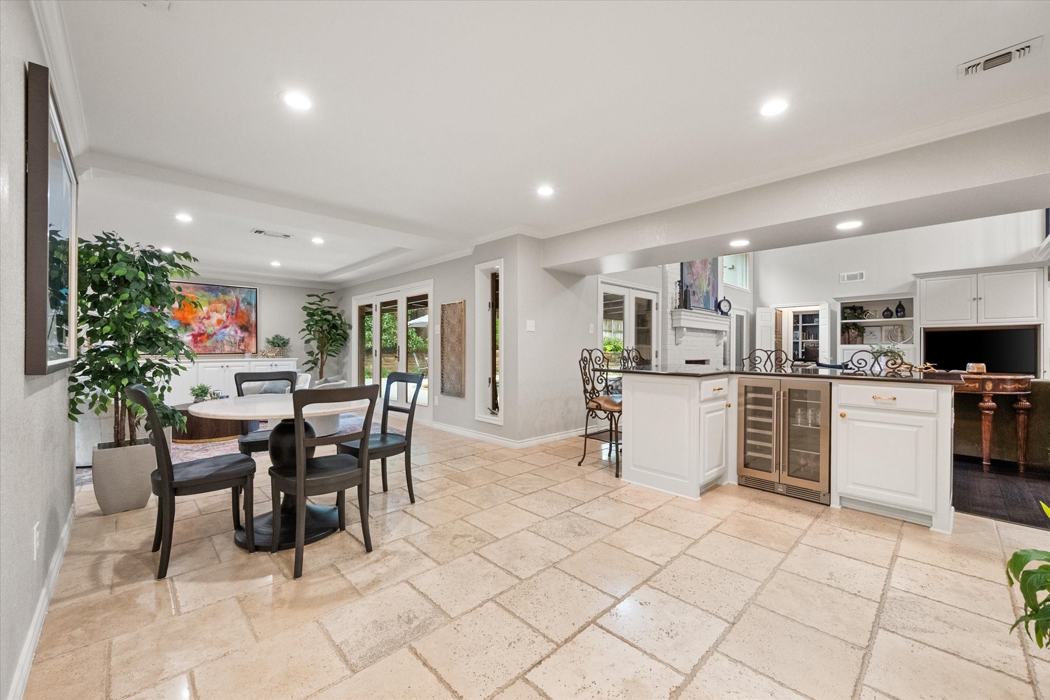 907 Loch Lomond Drive Arlington TX 76012