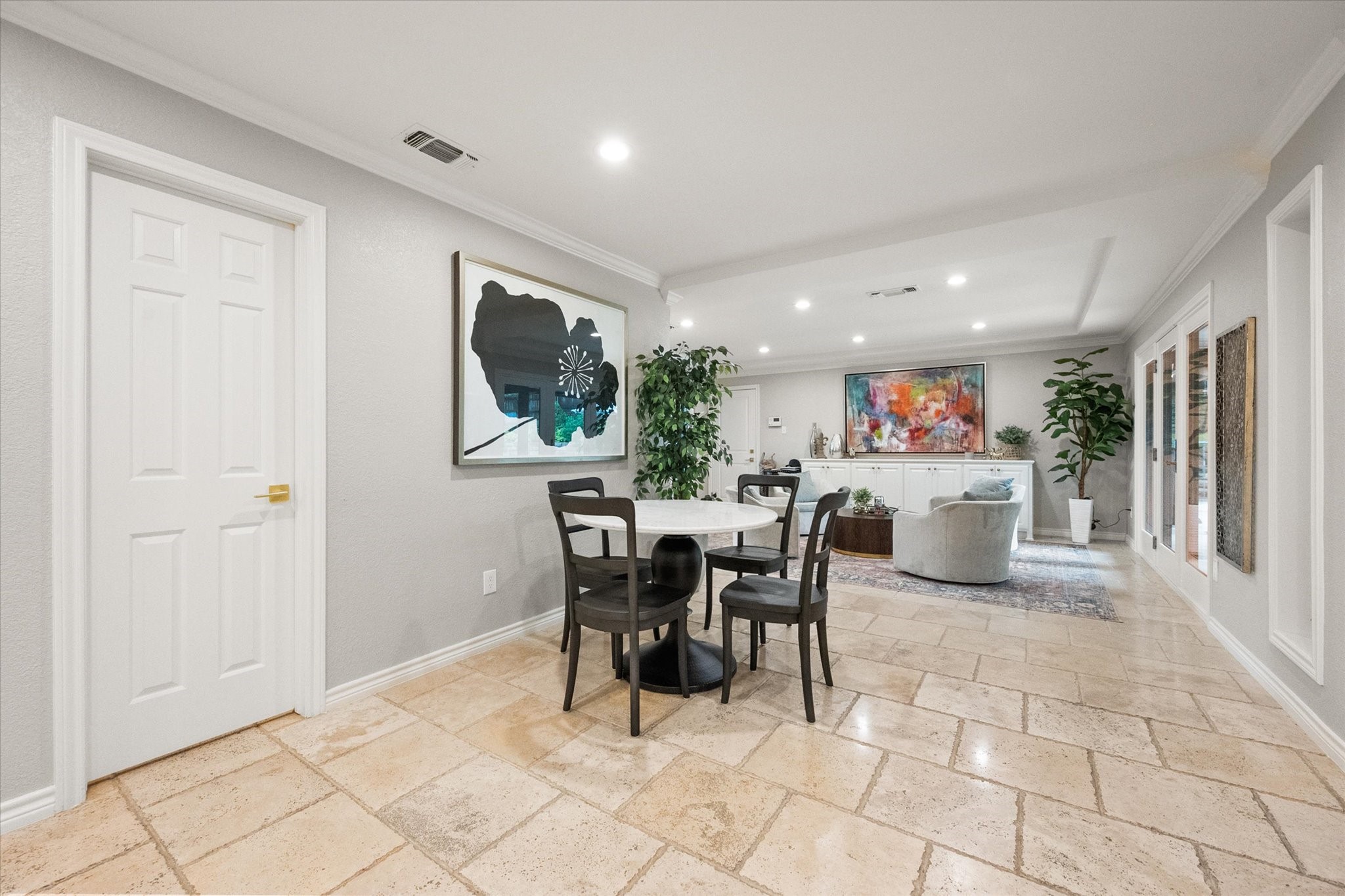907 Loch Lomond Drive Arlington TX 76012