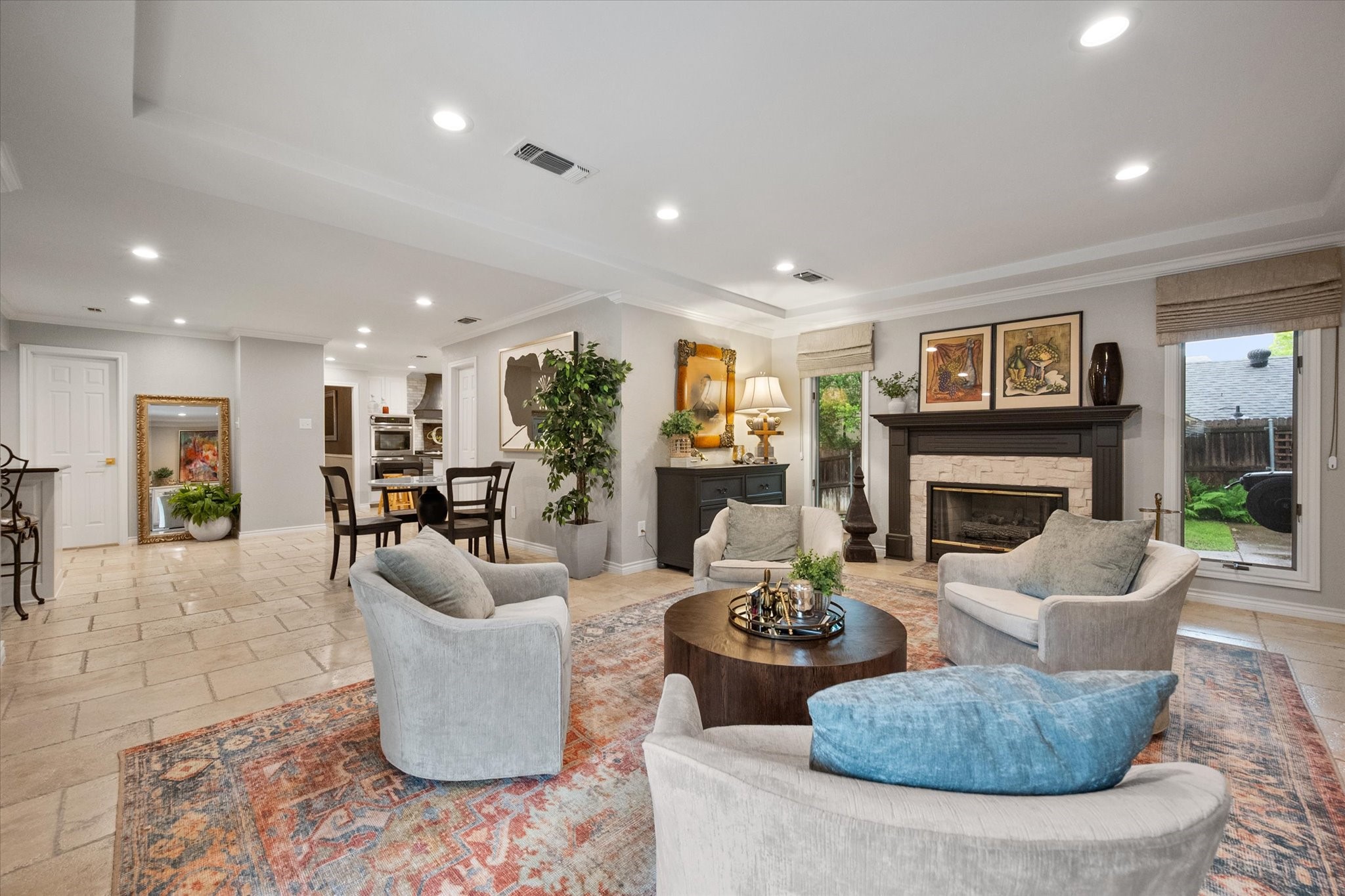 907 Loch Lomond Drive Arlington TX 76012