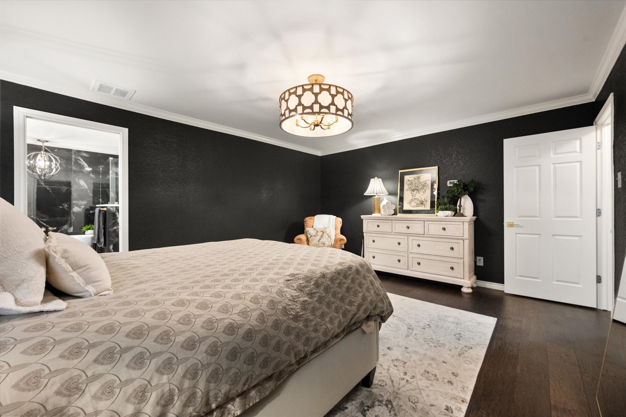 907 Loch Lomond Drive Arlington TX 76012